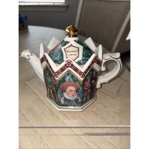 JAMES SADLER Teapot Kings & Queens Queen Elizabeth 1 England Beautiful Shape
